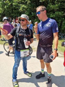 Dimi und Flo am Samstag nach dem Bike Check-In