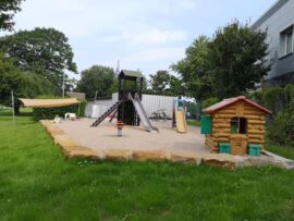 Spielplatz mit Sonnensegel in Duisburg
