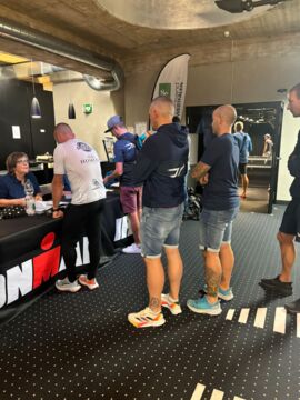 98er am Freitag beim Abholen der Unterlagen